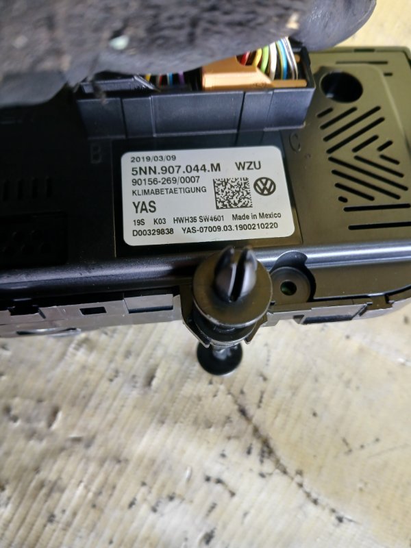 Блок управление климат контролем Tiguan 2019 TIGUAN 2 2.0 Блок управление климат контролем Tiguan 2019 TIGUAN 2 2.0