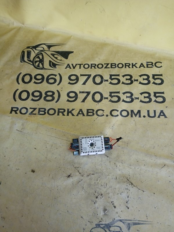 Запчасть антенна/усилитель антенны volkswagen Tiguan 2019 TIGUAN 2 2.0 5Q0035570 Б/У Антенна/усилитель антенны volkswagen Tiguan 2019 TIGUAN 2 2.0 5Q0035570 Б/У