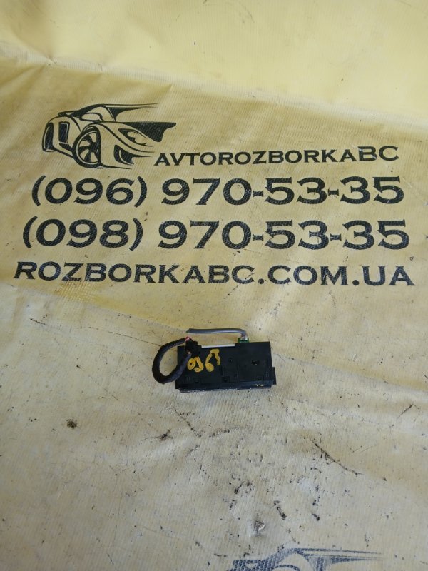 Запчасть блок usb volkswagen Tiguan 2019 TIGUAN 2 2.0 5QF035726 Б/У Блок usb volkswagen Tiguan 2019 TIGUAN 2 2.0 5QF035726 Б/У