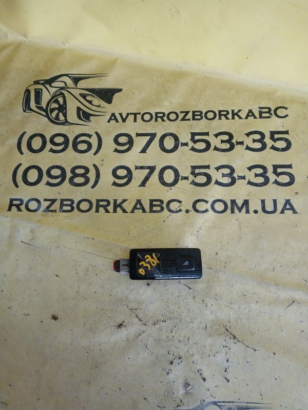 Запчасть плафон салона volkswagen Tiguan 2022 TIGUAN 2 2.0 5TA947292B Б/У Плафон салона volkswagen Tiguan 2022 TIGUAN 2 2.0 5TA947292B Б/У