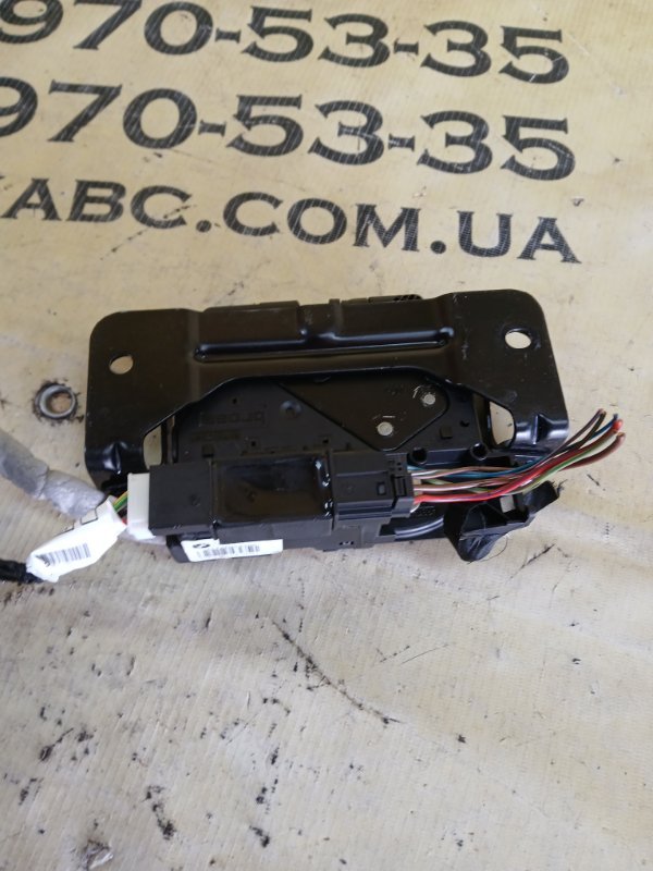 Замок кришки багажника X3 2016 F25 2.0 Замок кришки багажника X3 2016 F25 2.0