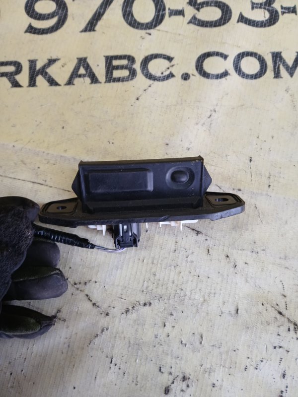Кнопка открывания багажника Toyota HIGHLANDER L 2.4 Кнопка открывания багажника Toyota HIGHLANDER L 2.4