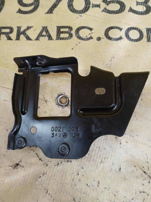 Кронштейн замка капота передний левый GLS 450 4MATIC 2018 276 3.0 biturbo Кронштейн замка капота передний левый GLS 450 4MATIC 2018 276 3.0 biturbo