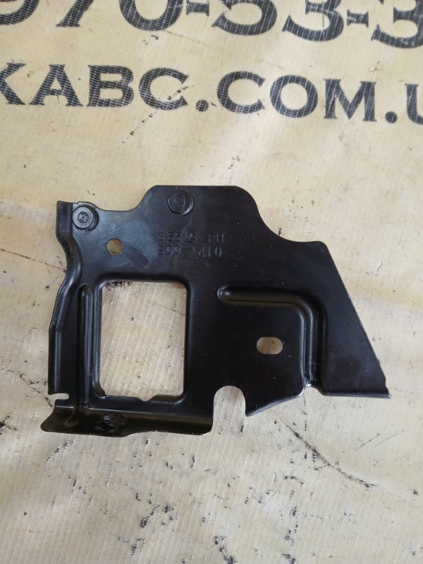 Кронштейн замка капота передний правый GLS 450 4MATIC 2018 276 3.0 biturbo Кронштейн замка капота передний правый GLS 450 4MATIC 2018 276 3.0 biturbo