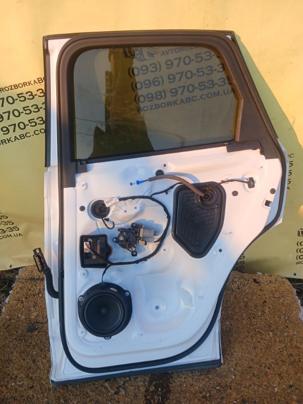 Двери задние правые Q3 2021 83A 2.0 CZRA Двери задние правые Q3 2021 83A 2.0 CZRA