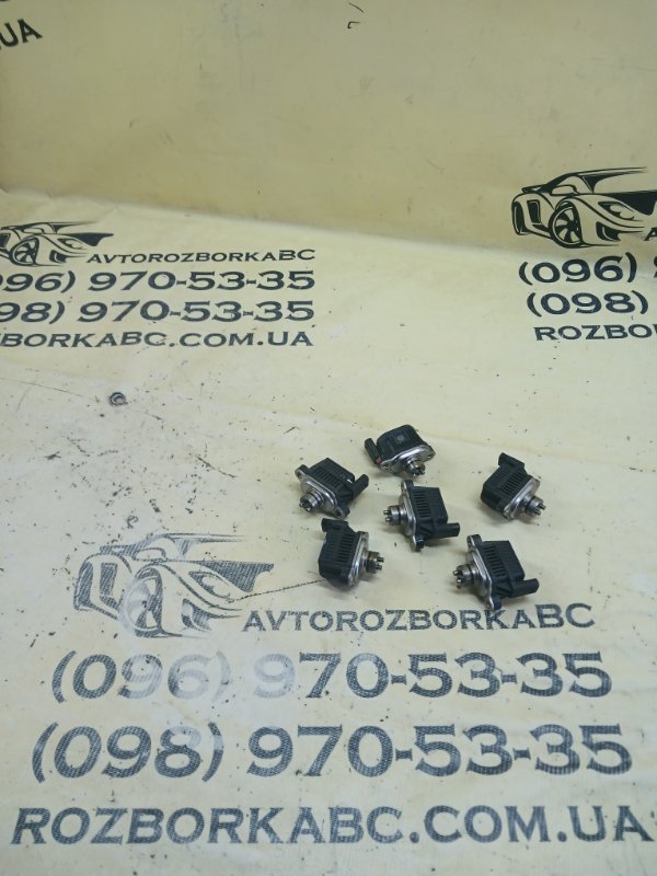 Запчасть клапан електромагнитный Audi Q8 2019 DCBD 06M906048F Б/У Клапан електромагнитный Audi Q8 2019 DCBD 06M906048F Б/У