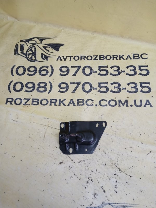 Запчасть скоба замка капота передняя левая Audi A5 2019 Sportback 2.0 CYMC 8W0823185D Б/У Скоба замка капота передняя левая Audi A5 2019 Sportback 2.0 CYMC 8W0823185D Б/У