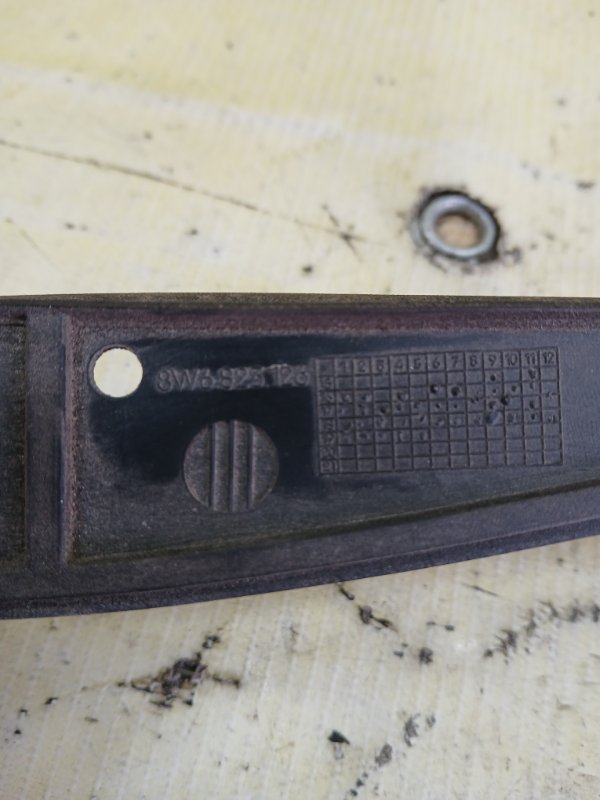 Уплотнитель капота передний правый A5 2019 Sportback 2.0 CYMC Уплотнитель капота передний правый A5 2019 Sportback 2.0 CYMC