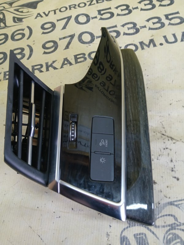 Дефлектор торпедо Audi Q7 4M DCBD Дефлектор торпедо Audi Q7 4M DCBD