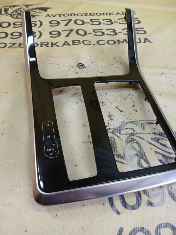 Декоративная накладка Q7 2020 4M DCBD Декоративная накладка Q7 2020 4M DCBD