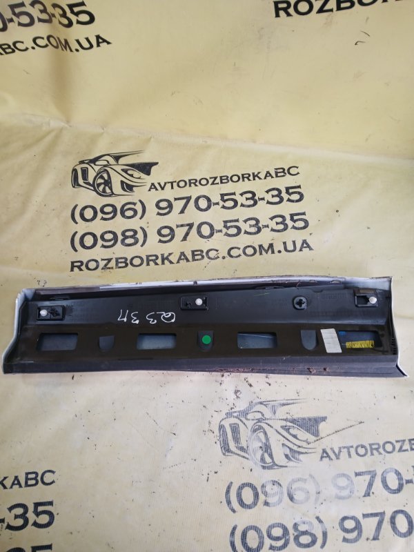 Накладка двери задняя правая Q3 2021 83A 2.0 CZRA Накладка двери задняя правая Q3 2021 83A 2.0 CZRA