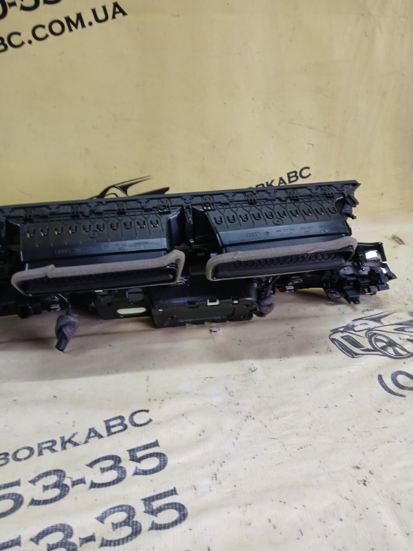 Декоративная накладка Q7 2020 4M DCBD Декоративная накладка Q7 2020 4M DCBD