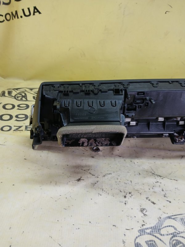 Декоративная накладка Q7 2020 4M DCBD Декоративная накладка Q7 2020 4M DCBD