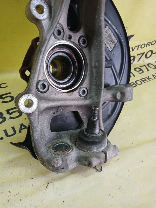 Цапфа передняя левая Q7 2020 4M DCBD Цапфа передняя левая Q7 2020 4M DCBD