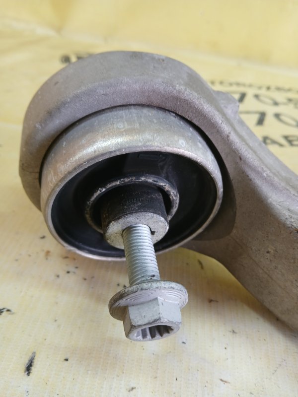 Рычаг подвески нижний передний правый Audi Q7 4M DCBD Рычаг подвески нижний передний правый Audi Q7 4M DCBD