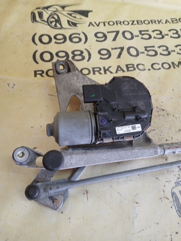 Трапеция дворников Q7 2020 4M DCBD Трапеция дворников Q7 2020 4M DCBD