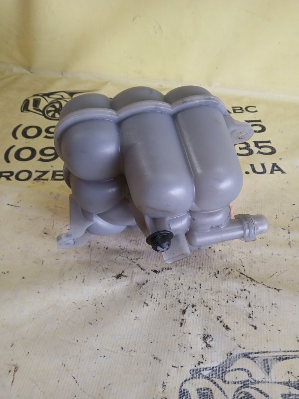 Бачок расширительный Q7 2020 4M DCBD Бачок расширительный Q7 2020 4M DCBD