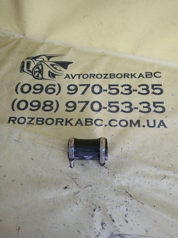 Запчасть патрубок турбины Audi Q7 2020 4M DCBD 4M0145944A Б/У Патрубок турбины Audi Q7 2020 4M DCBD 4M0145944A Б/У