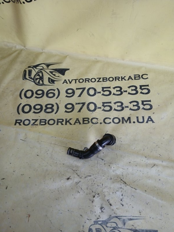 Запчасть трубка системи охлаждение Audi Q7 2020 4M DCBD 4M0 122 109 BA Б/У Трубка системи охлаждение Audi Q7 2020 4M DCBD 4M0 122 109 BA Б/У