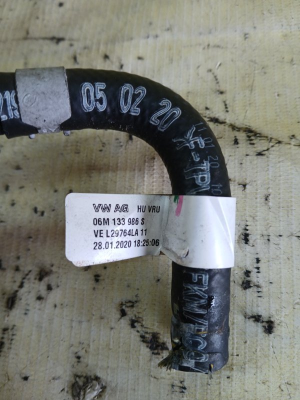 Трубка топливная Audi Q7 4M DCBD Трубка топливная Audi Q7 4M DCBD