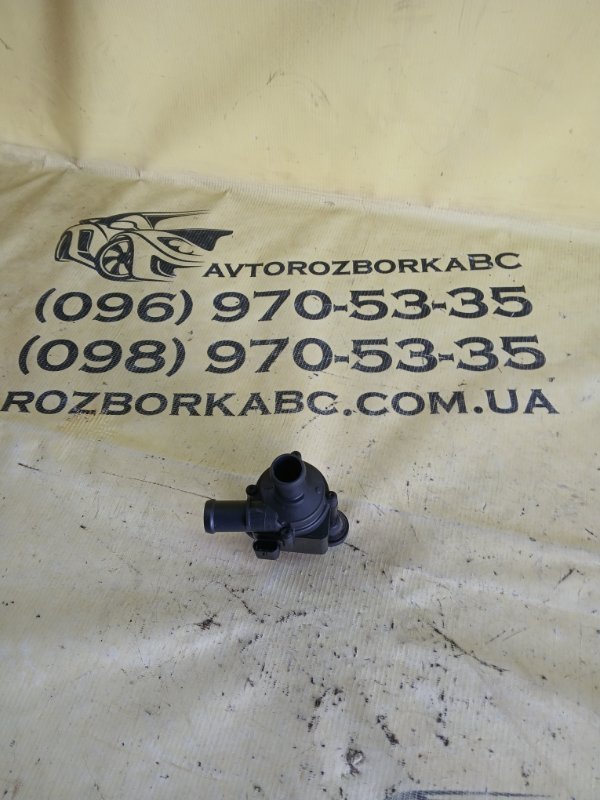 Запчасть помпа дополнительная Audi Q7 2020 4M DCBD 06H121601P Б/У Помпа дополнительная Audi Q7 2020 4M DCBD 06H121601P Б/У