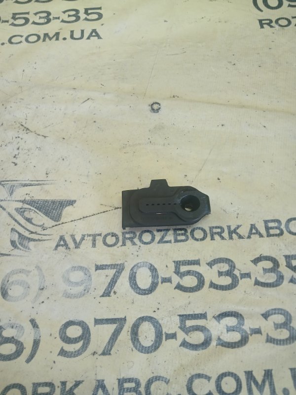 Запчасть подушка радиатора правая Mercedes-Benz GLB 2022 250 26092030411829 A2475040400 Б/У Подушка радиатора правая Mercedes-Benz GLB 2022 250 26092030411829 A2475040400 Б/У