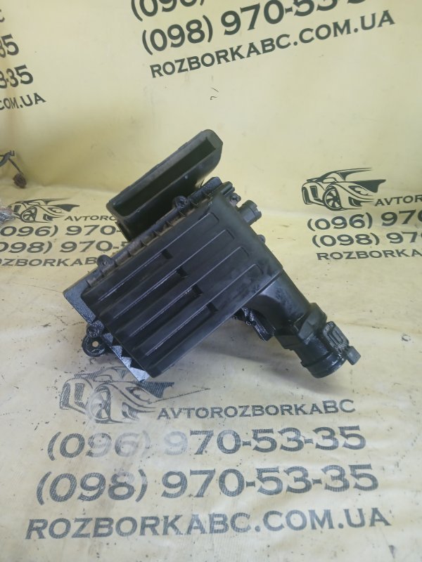 Запчасть корпус воздушного фильтра Volkswagen Tiguan 2019 Allspace 2.0 DGUA 5Q0129607BB Б/У Корпус воздушного фильтра Volkswagen Tiguan 2019 Allspace 2.0 DGUA 5Q0129607BB Б/У