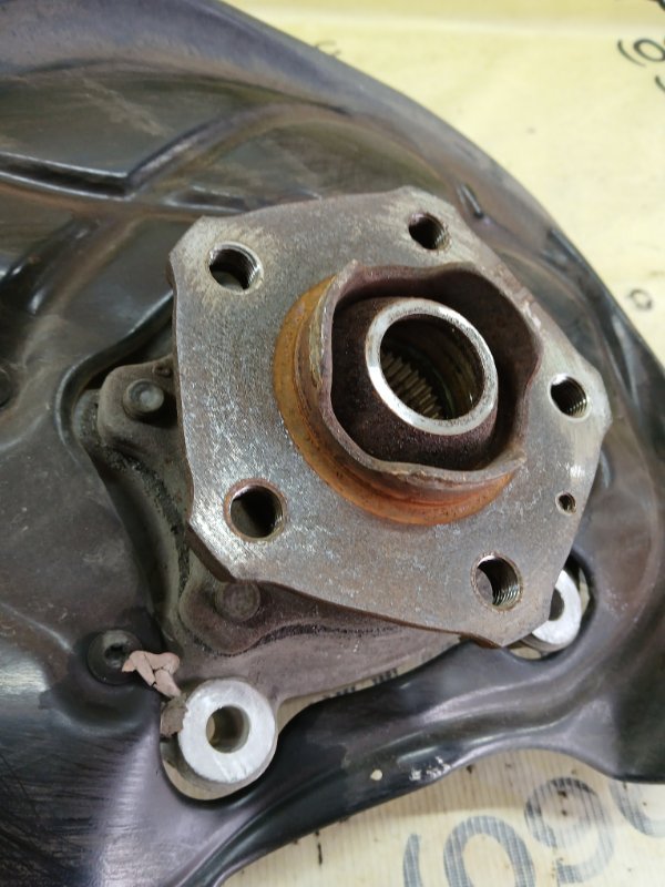 Цапфа задняя левая Q7 2016 4M 3.0 Цапфа задняя левая Q7 2016 4M 3.0