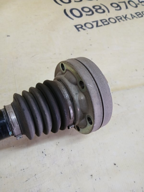 Полуось задний правый Q7 2016 4M 3.0 Полуось задний правый Q7 2016 4M 3.0