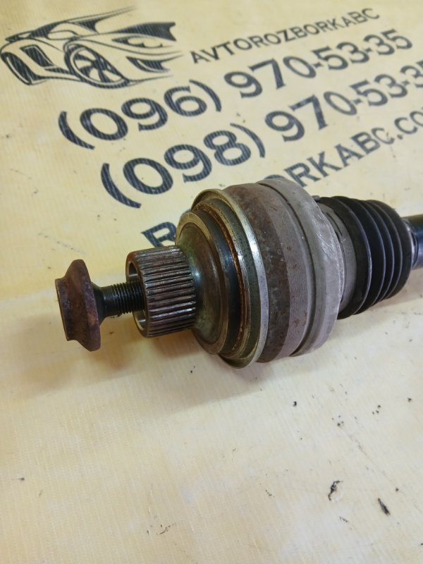 Полуось задний левый Q7 2016 4M 3.0 Полуось задний левый Q7 2016 4M 3.0