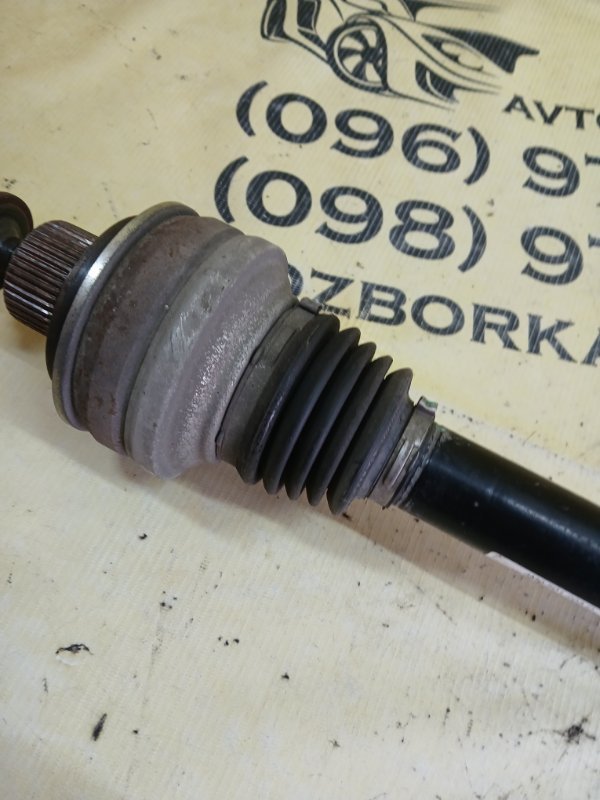 Полуось задний левый Audi Q7 4M 3.0 Полуось задний левый Audi Q7 4M 3.0