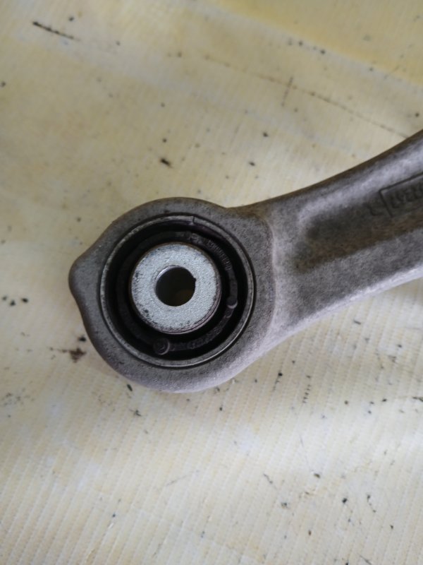 Рычаг подвески верхний задний левый Audi Q7 4M 3.0 Рычаг подвески верхний задний левый Audi Q7 4M 3.0