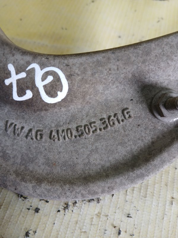 Рычаг подвески верхний задний левый Q7 2016 4M 3.0 Рычаг подвески верхний задний левый Q7 2016 4M 3.0