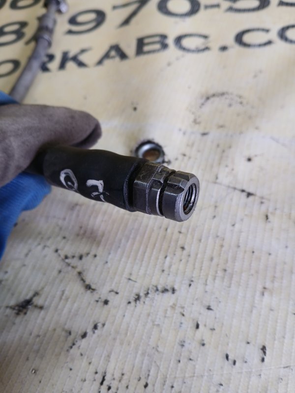 Шланг тормозной задний Audi Q7 4M 3.0 Шланг тормозной задний Audi Q7 4M 3.0