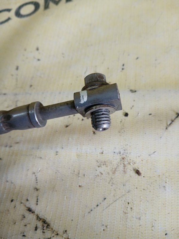 Шланг тормозной задний Audi Q7 4M 3.0 Шланг тормозной задний Audi Q7 4M 3.0