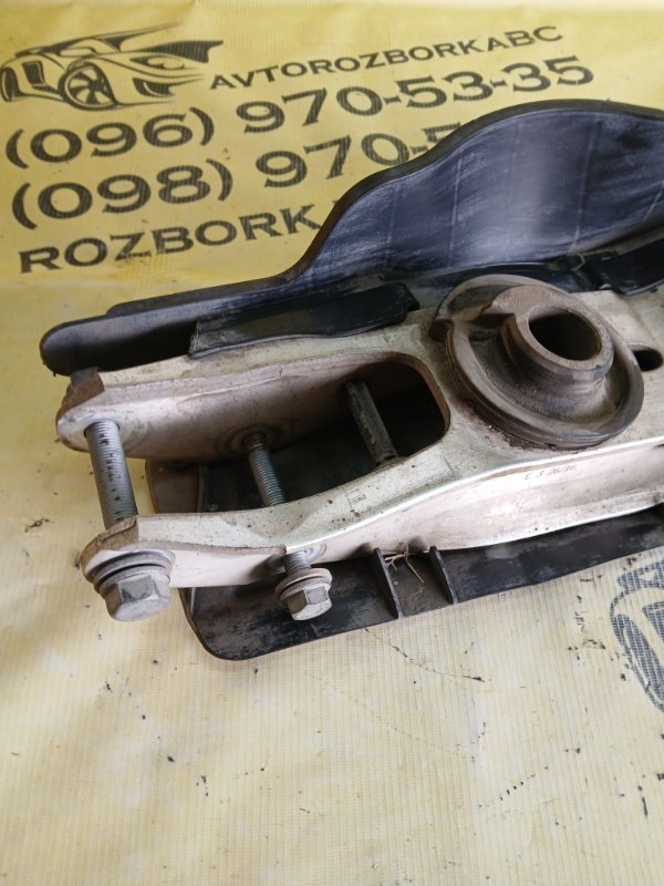 Рычаг подвески нижний задний левый Q7 2016 4M 3.0 Рычаг подвески нижний задний левый Q7 2016 4M 3.0