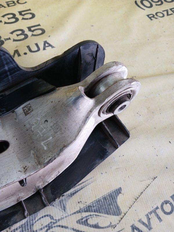 Рычаг подвески нижний задний левый Audi Q7 4M 3.0 Рычаг подвески нижний задний левый Audi Q7 4M 3.0