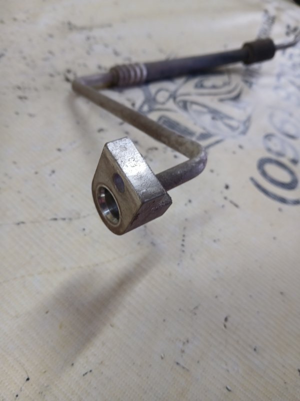 Трубка кондиционера Audi Q7 4M 3.0 Трубка кондиционера Audi Q7 4M 3.0