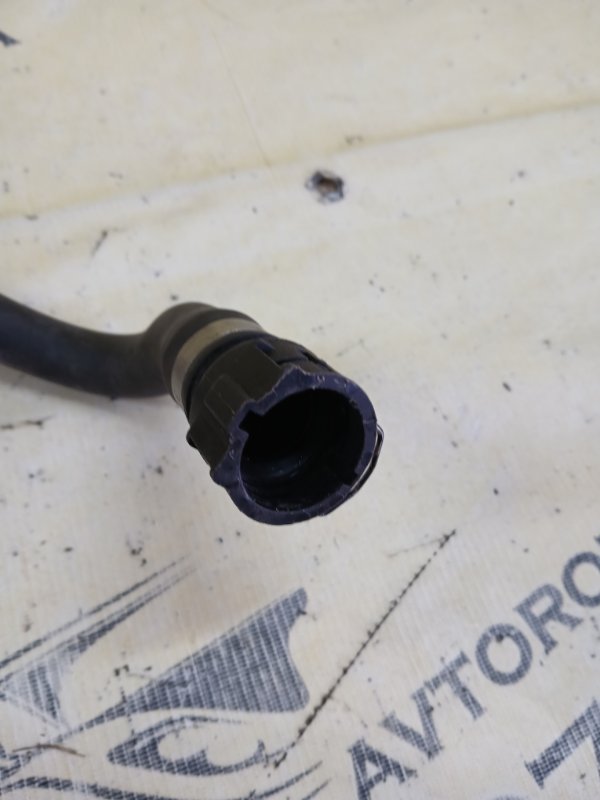 Патрубок системы охлаждения Q7 2016 4M 3.0 Патрубок системы охлаждения Q7 2016 4M 3.0