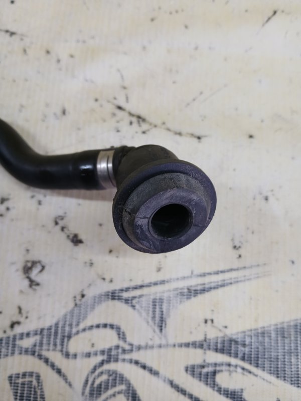 Трубка вакуумна Audi Q7 4M 3.0 Трубка вакуумна Audi Q7 4M 3.0