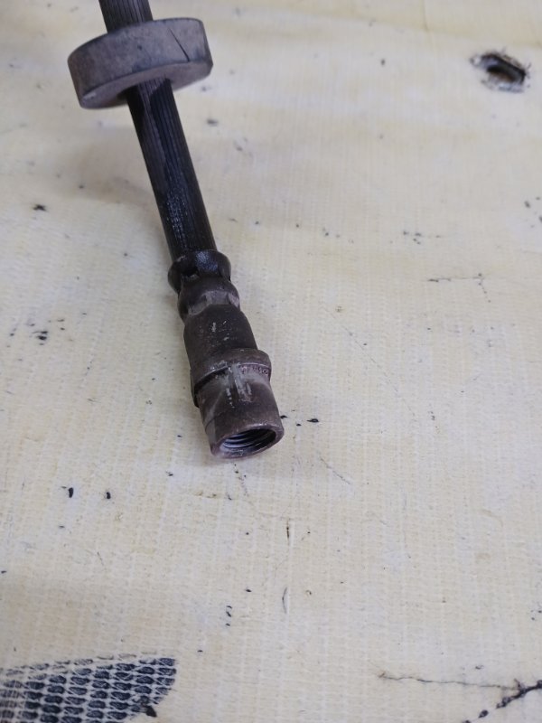 Шланг тормозной передний Audi Q7 4M 3.0 Шланг тормозной передний Audi Q7 4M 3.0