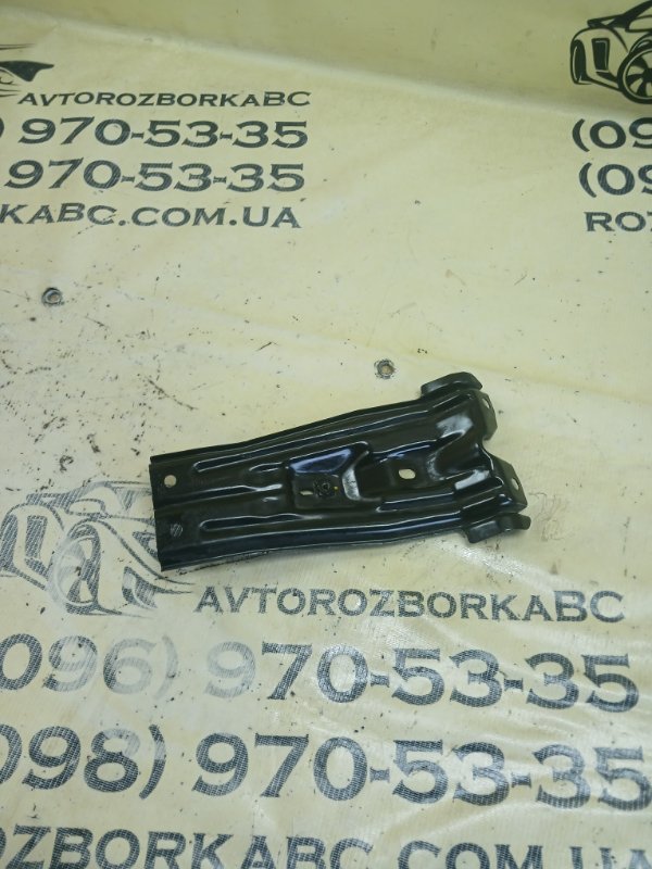 Кронштейн замка капота Tiguan 2019 Allspace 2.0 DGUA Кронштейн замка капота Tiguan 2019 Allspace 2.0 DGUA