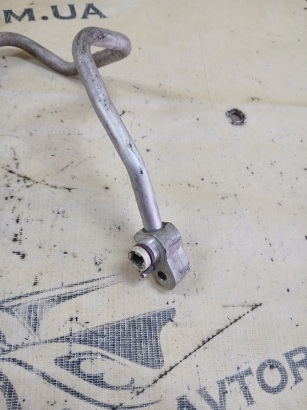 Трубка кондиционера BMW X1 F48 B46A20 Трубка кондиционера BMW X1 F48 B46A20