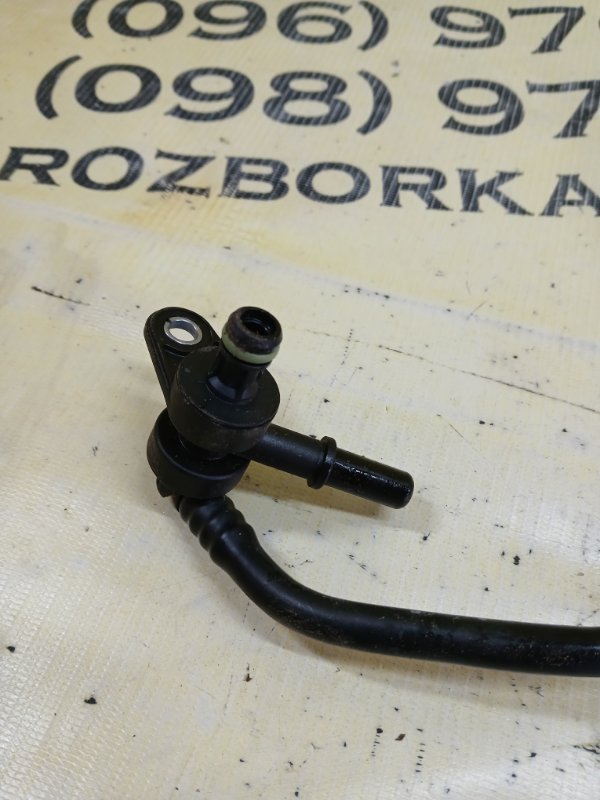 Трубка вакуумна Mercedes-Benz GLB 250 26092030411829 Трубка вакуумна Mercedes-Benz GLB 250 26092030411829