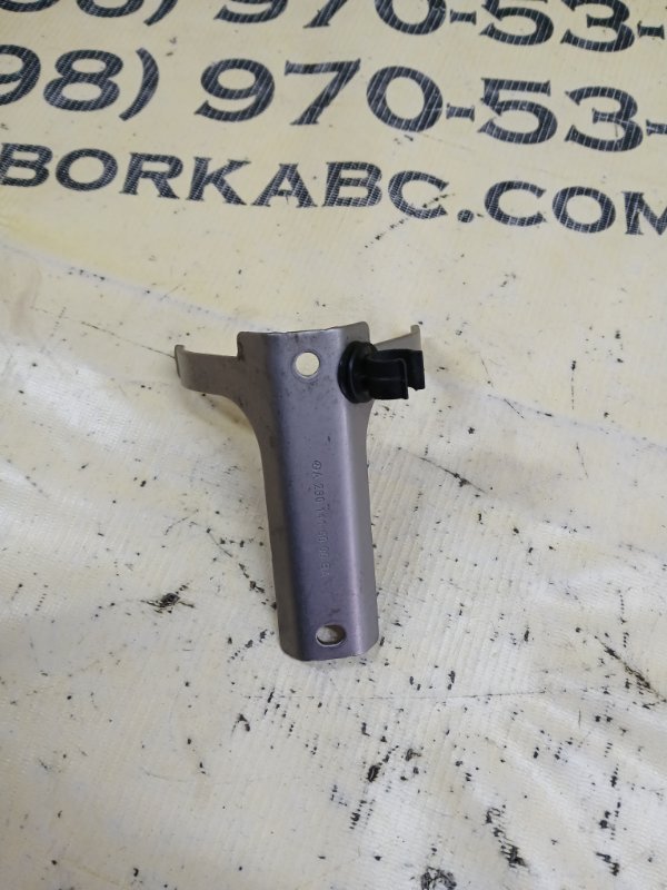 Кронштейн Mercedes-Benz GLB 250 26092030411829 Кронштейн Mercedes-Benz GLB 250 26092030411829