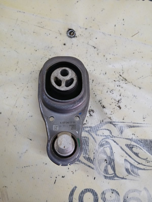 Кронштейн двигателя GLB 2022 250 26092030411829 Кронштейн двигателя GLB 2022 250 26092030411829