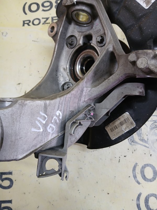 Цапфа передняя левая GLB 2022 250 26092030411829 Цапфа передняя левая GLB 2022 250 26092030411829