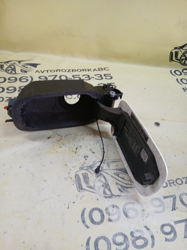 Лючок топливного бака Mercedes-Benz gl 450 x166 276 3.0 biturbo Лючок топливного бака Mercedes-Benz gl 450 x166 276 3.0 biturbo