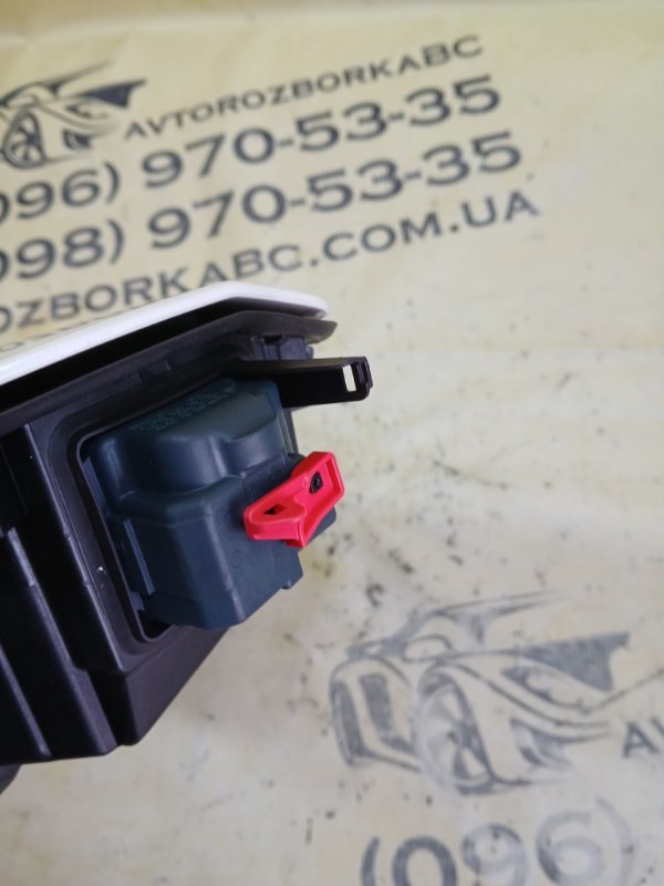 Лючок топливного бака gl 450 2015 x166 276 3.0 biturbo Лючок топливного бака gl 450 2015 x166 276 3.0 biturbo