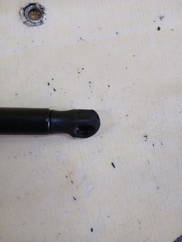 Амортизатор капота передний правый Mercedes-Benz gl 450 x166 276 3.0 biturbo Амортизатор капота передний правый Mercedes-Benz gl 450 x166 276 3.0 biturbo